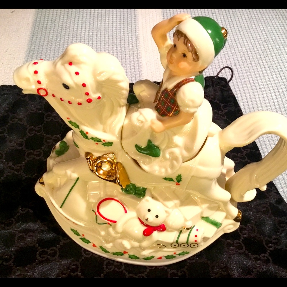 BEAUTIFUL LENOX HOLIDAY ROCKING HORSE TEAPOT